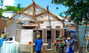 Sinergitas-Polres-Malang-Bersama-TNI-dan-Pemkab-Bedah-Rumah-Warga-Tak-Layak-Huni